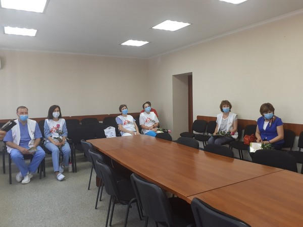 В Марьинском районе вручили благодарности медработникам организации «Врачи без границ»