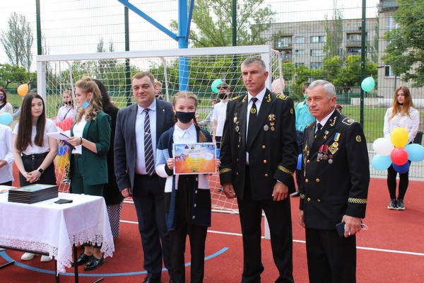 В Угледаре торжественно наградили победителей фестиваля-конкурса «Украина в моем сердце»