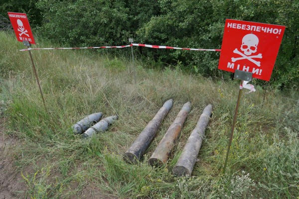В одном из водоемов Марьинского района обнаружили артиллерийские снаряды