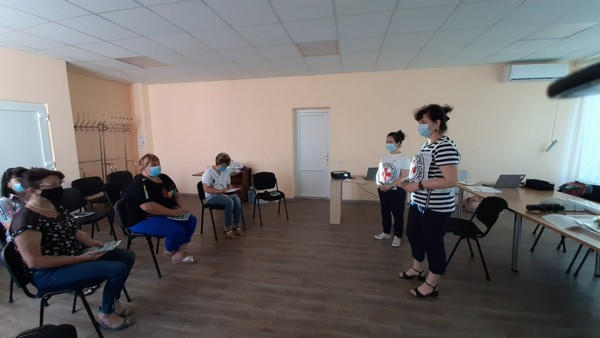 В Марьинке сотрудников реабилитационного центра учили бороться со стрессом