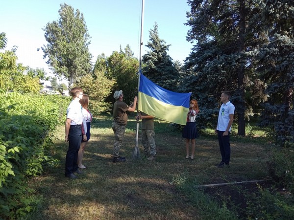 В Великой Новоселке состоялась торжественная церемония поднятия флага Украины