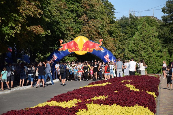 В Курахово состоялся масштабный оздоровительный забег Kurakhovo Running Fest 2020