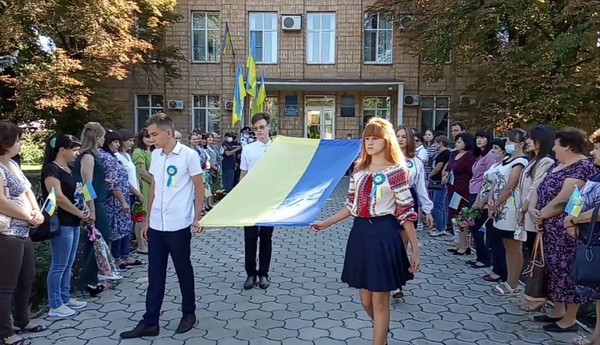 В Великой Новоселке состоялась торжественная церемония поднятия флага Украины