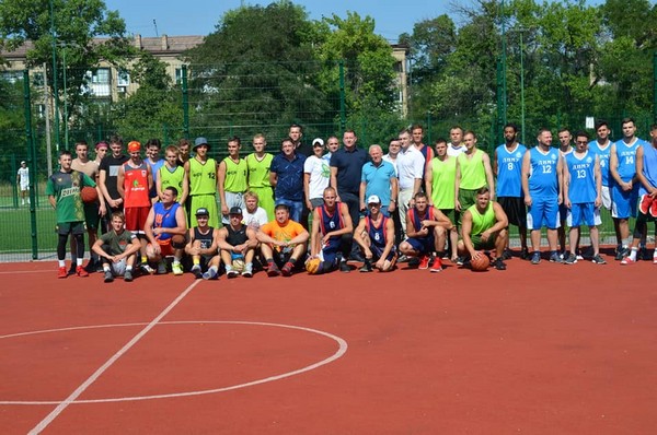 Кураховские баскетболисты приняли участие в турнире «Donbas Street»