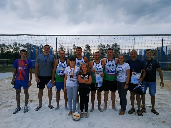 В Угледаре прошел открытый турнир Угледарской ОТГ по пляжному волейболу