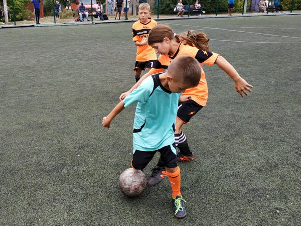 Кураховские футболисты выиграли памятный домашний турнир