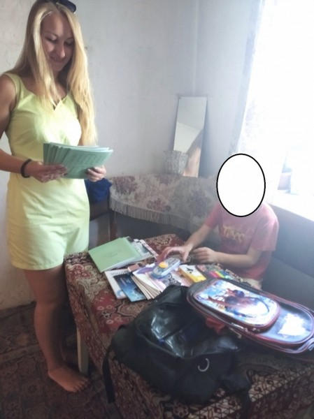 В Великоновоселковском районе соцработники провели масштабный рейд по «проблемным» семьям