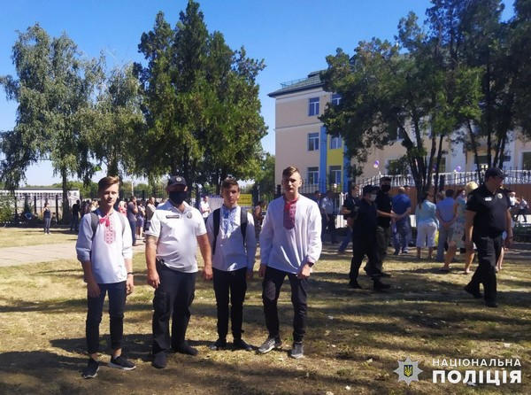 Марьинские полицейские напомнили школьникам правила дорожного движения