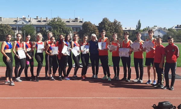 Легкоатлеты из Угледара собрали урожай медалей на чемпионате Донецкой области