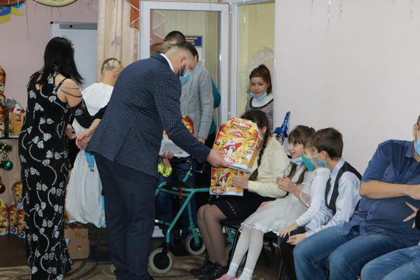 В Марьинском районе людей с инвалидностью будет перевозить новый автобус