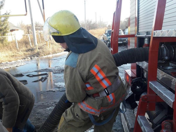 Как ликвидируют масштабную аварию на водопроводе в Красногоровке