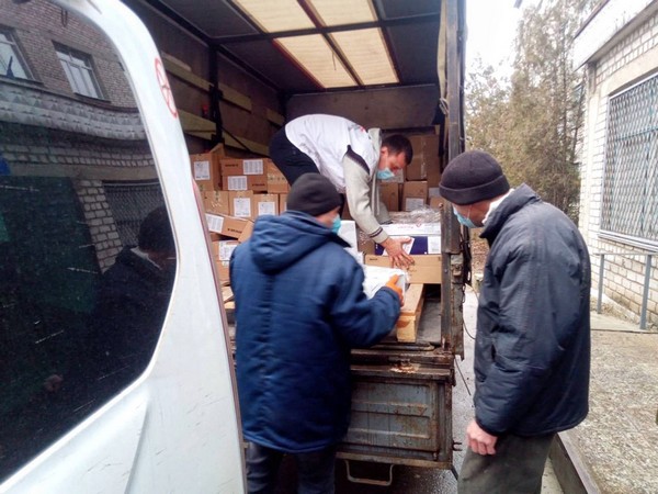 Для лечения от COVID-19 в больницу Красногоровки доставили две тонны медицинских средств и установили 22 кислородных пункта