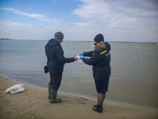 Спасатели провели рейд вблизи Кураховского водохранилища