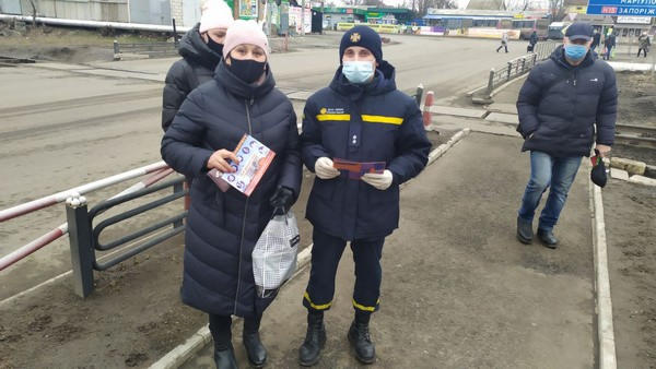 В Курахово спасатели провели профилактический рейд по местному рынку