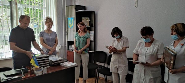 Медработников Кураховской громады поздравили с профессиональным праздником