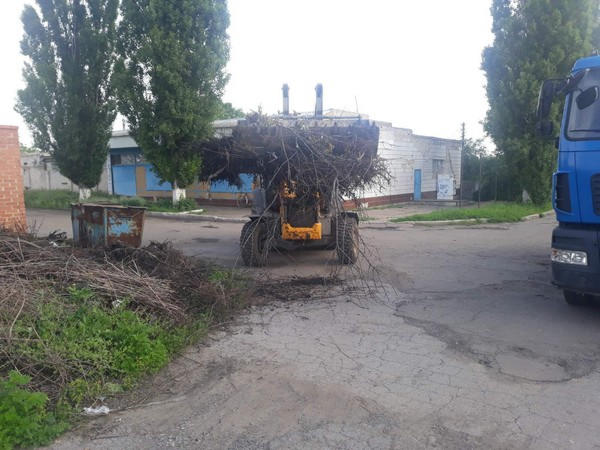 В Красногоровке продолжаются работы по благоустройству города