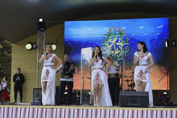 В Угледаре прошел масштабный фестиваль «Этно-Weekend»