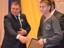 В Марьинке наградили заслуженных жителей района (фото)