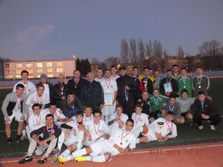 Футбольная сборная команда Марьинского района выиграла Кубок Донецкой области (фото)