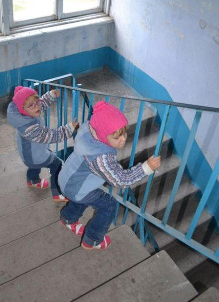 Невероятная история девочек-близняшек с ДЦП из Курахово (фото)