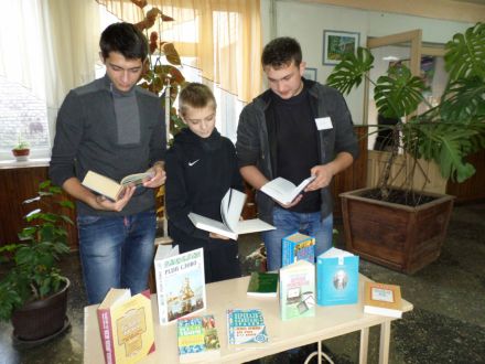 В Марьинской школе №2 прошел праздник украинского языка (фото)