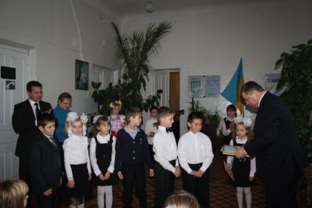 Учеников Красногоровской школы поздравили с Днем Святого Николая (фото)