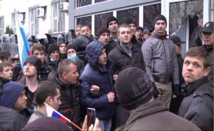 Милиция устанавливает личности демонстрантов, совершавших правонарушения во время митингов в Донецке (фото)