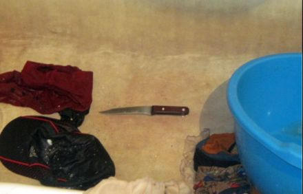 Жестокое убийство в Курахово: мужчина "искромсал" ножом своего кума (фото)