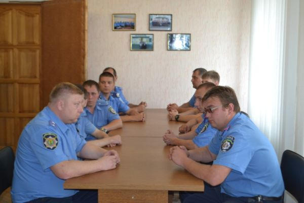 Начальник Марьинской милиции поздравил участковых с профессиональным праздником (фото)