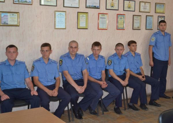 Начальник Марьинской милиции поздравил участковых с профессиональным праздником (фото)