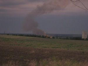 Артобстрел Марьинского района: горят пшеничные поля (добавлено фото)