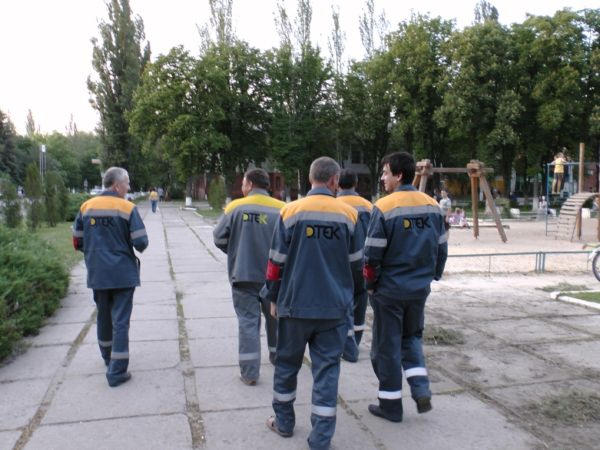 Правопорядок в Курахово обеспечивают усиленные патрули милиции и добровольные дружинники из Кураховской ТЭС (фото)