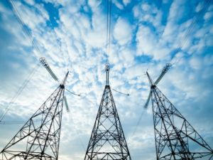 За сутки энергетики ДТЭК полностью восстановили электроснабжение в Марьинке и нескольких селах Марьинского района