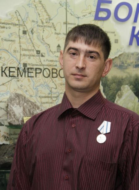 Житель Марьинки награжден медалью за спасение человека в России (фото)