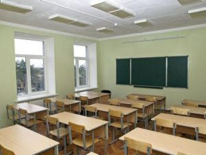 Из-за боевых действий учебный процесс не начался в 11 школах Марьинского района