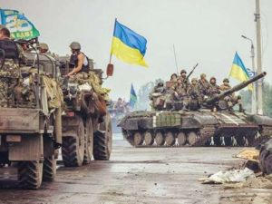 Украинские военные отбили атаку боевиков в районе Марьинки: уничтожены 4 танка и несколько десятков боевиков