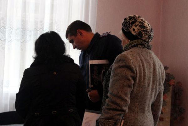 Жителям Марьинского района представили новых "участковых"