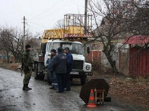 Под непрекращающимися обстрелами боевиков удалось восстановить газоснабжение Марьинки