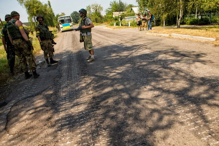 Бойцы батальона "Донбасс" на боевом задании