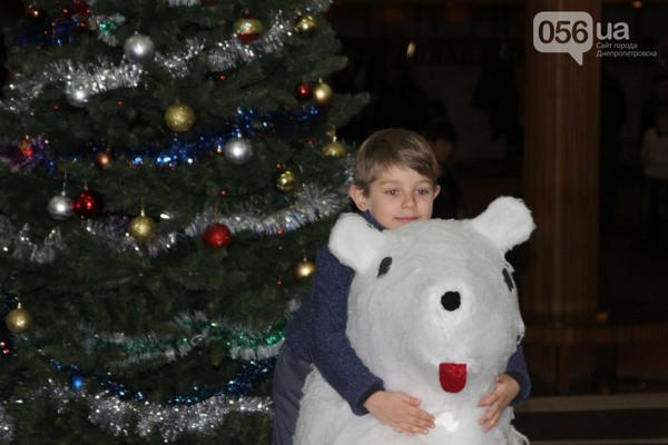 Как дети из Красногоровки проводят рождественские каникулы в Днепропетровске