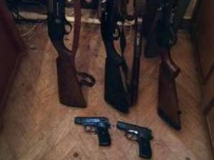 В Красногоровке обнаружены несколько тайников с оружием