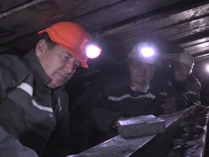 Вице-губернатор и народный депутат провели совещание в шахте