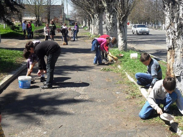 В Марьинском районе потратили 20 тысяч гривен и провели генеральную уборку