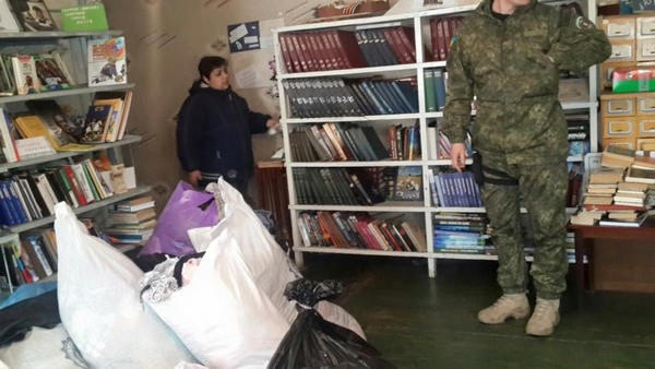 Бойцы батальона "Киев-1" доставили гуманитарную помощь в Красногоровку, Марьинку и Курахово
