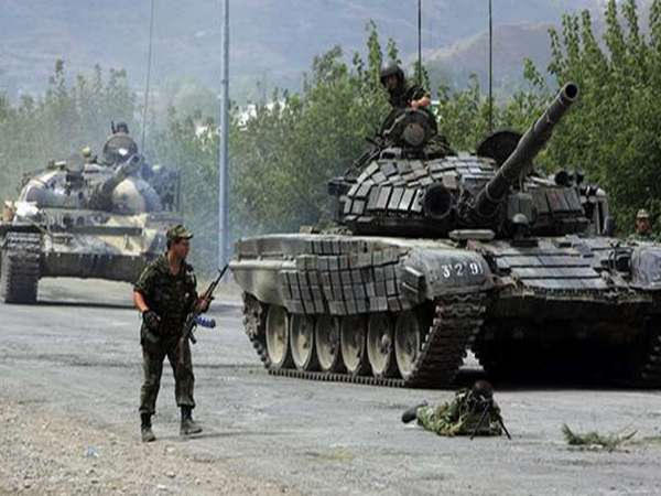 Боевики совершают танковые маневры вблизи Марьинки и обстреливают украинских военных