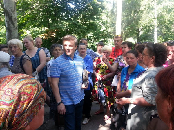 Глава Марьинского района посетил разрушенные войной Красногоровку и Марьинку