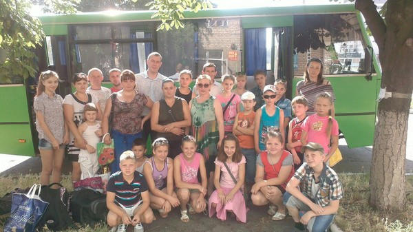 Детей из прифронтовых Марьинки и Красногоровки отправили на оздоровление в Святогорск