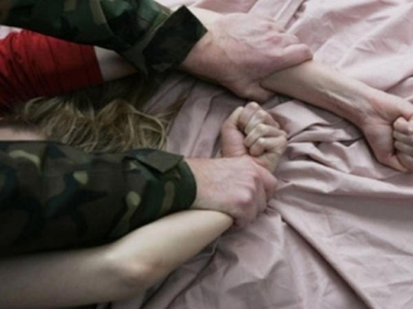 В изнасиловании 16-летней девушки в Курахово подозревается украинский военный