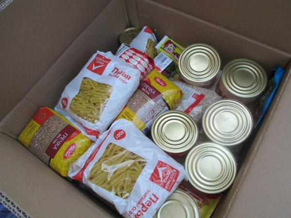 В Курахово уже доставлены продукты питания для жителей, эвакуированных из Красногоровки и Марьинки