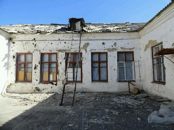 Как выглядит разрушенная школа в Красногоровке после атаки боевиков